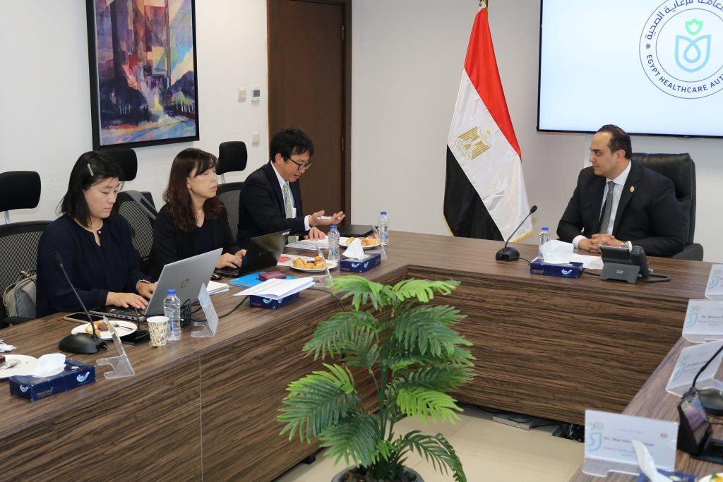 رئيس هيئة الرعاية الصحية يبحث مع «جايكا» تعزيز فرص التعاون المستقبلية جانب من الاجتماع