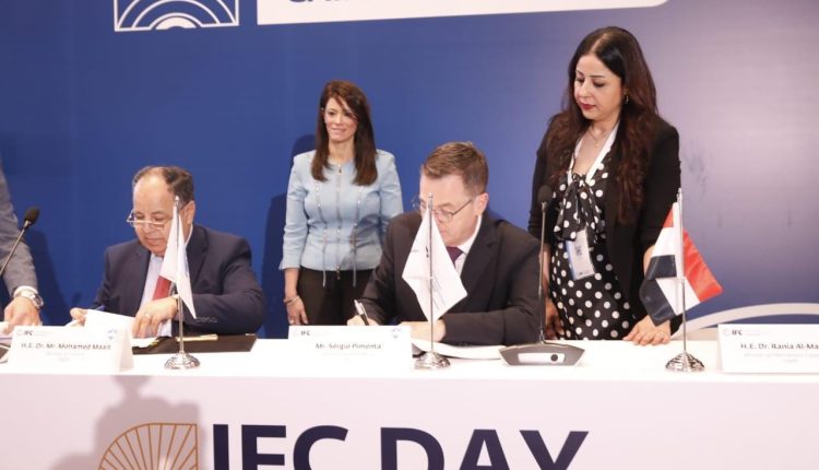 جانب من توقيع بروتوكول التعاون