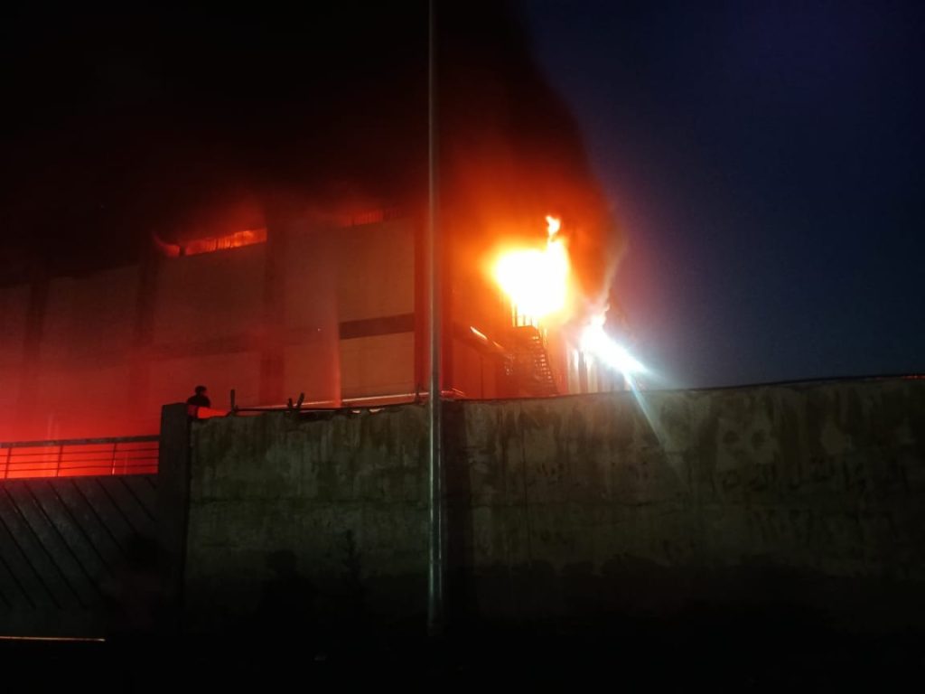 حريق هائل بشركة الإسكندرية للأدوية.. والحماية المدنية تحاول السيطرة عليه.. فيديو حريق شركة الإسكندرية للأدوية
