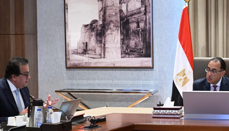 رئيس الوزراء ووزير الصحة