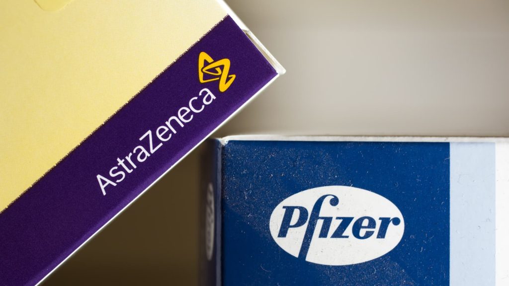 «فايزر» و«أسترازينيكا» يعلنان عن استثمارات جديدة بقيمة مليار دولار في فرنسا فايزر - أسترازينيكا