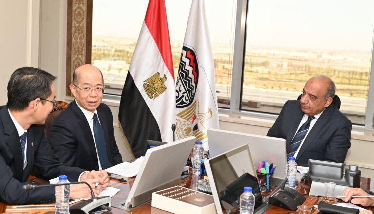 وزير قطاع الأعمال يستقبل رئيس وحدة إدارة الأصول المملوكة للدولة في الصين