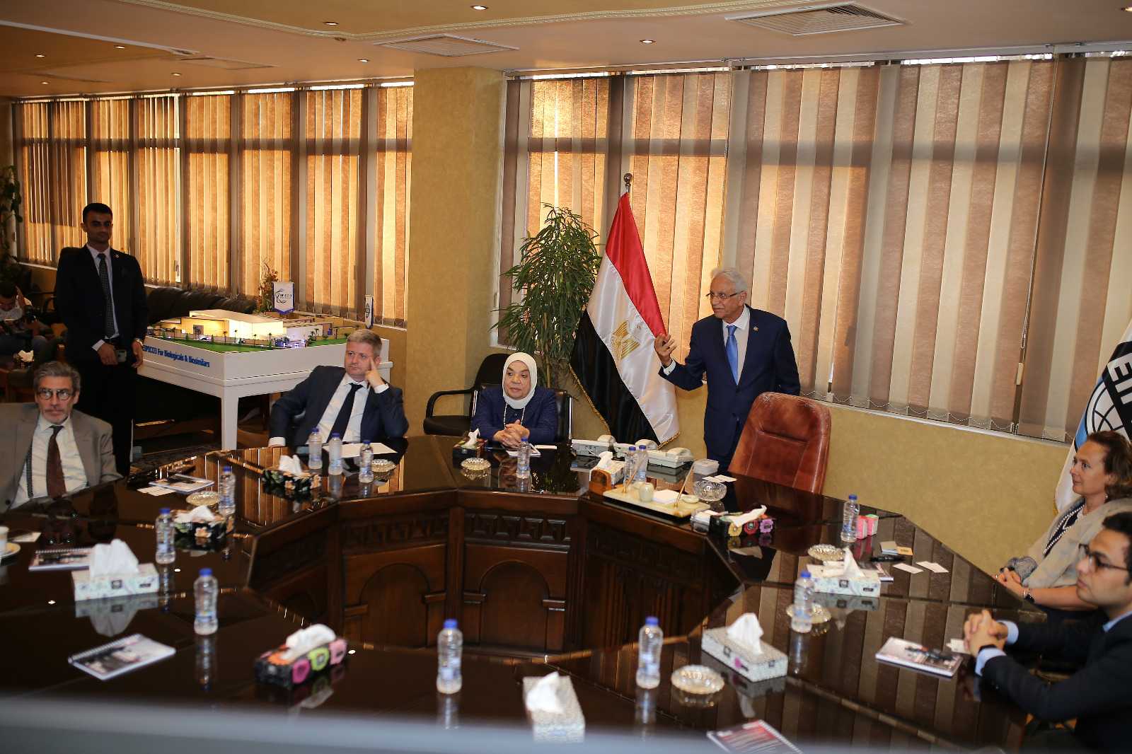 آفاق جديدة للتعاون بين «إيبيكو – أكديما» والشركات الدوائية الإيطالية