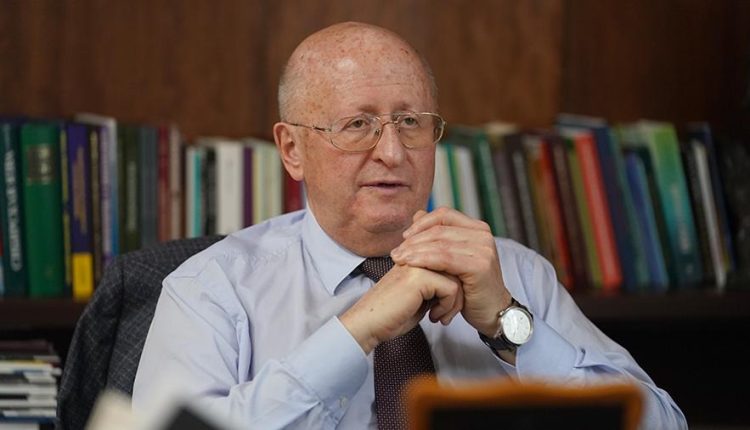 ألكسندر جينتسبيرج