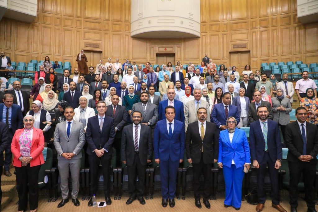 تخرج الدفعة الأولى من برنامج التعاون مع جامعة نورث-ويسترن الأمريكية لعلاج سرطان الثدي