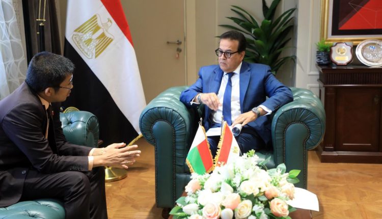 وزير الصحة يبحث مع نظيره بدولة مدغشقر سبل التعاون المشترك فى المجال الصحي
