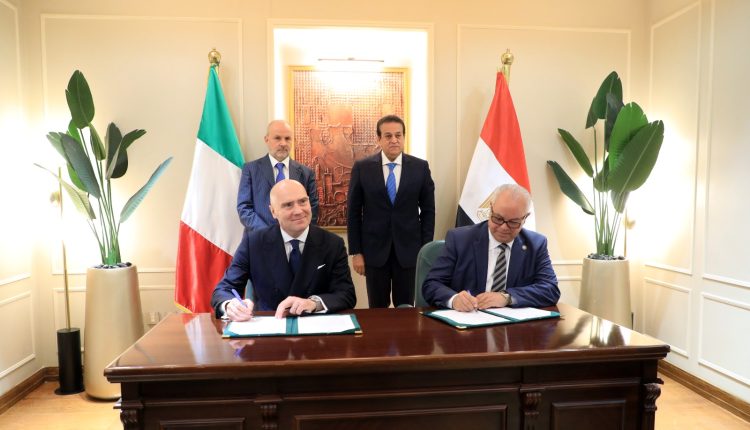 أثناء توقيع بروتوكول التعاون