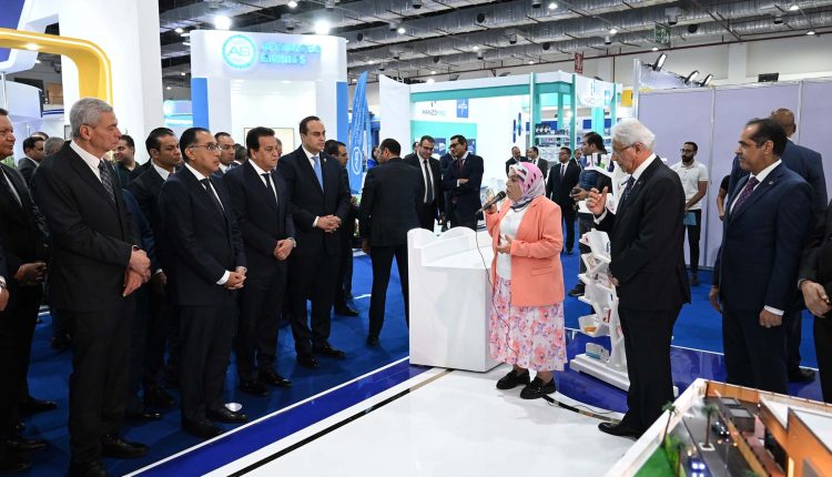 رئيس الوزراء يتنفقد جناح شركة أكديما بمعرض صحة أفريقيا