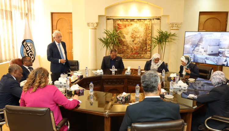 وزير صحة غينيا الاستوائية يزور مصانع «إيبيكو» ويشيد بالمستوى التقنى العالمى لانتاج الدواء بالشركة