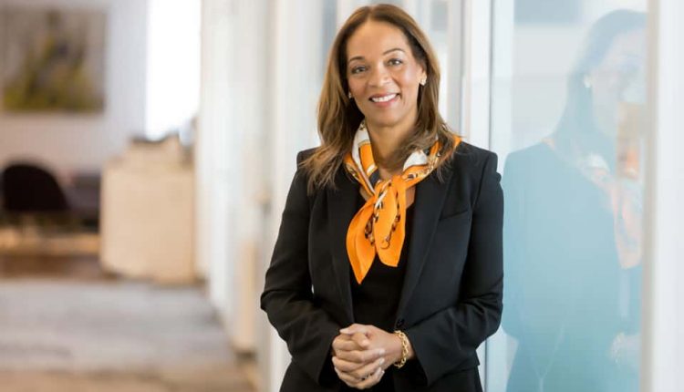 يفون جرينستريت الرئيسة التنفيذية لشركة النيلام فارما