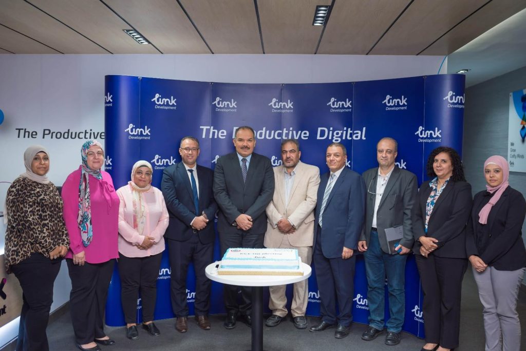 الصحة: شراكة جديدة لتطوير خدمات التكليف وتوزيع الخريجين باستخدام تكنولوجيا مايكروسوفت وزارة الصحة تعلن عن شراكة جديدة لتطوير خدمات التكليف والتوزيع الفعال للخريجين باستخدام تكنولوجيا مايكروسوفت