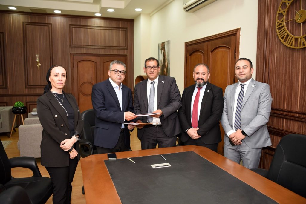 «باكسيرا هيلث» توقع بروتوكول تعاون مع جامعة عين شمس لاستخدام الذكاء الاصطناعي جامعة عين شمس توقع بروتوكول تعاون مع باكسيرا هيلث