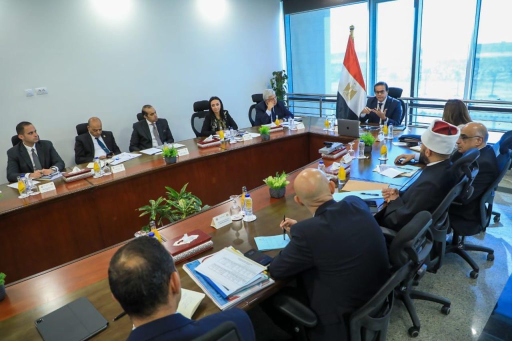 نائب رئيس مجلس الوزراء للتنمية البشرية يترأس الاجتماع الثاني للمجموعة الوزارية للتنمية البشرية جانب من الاجتماع