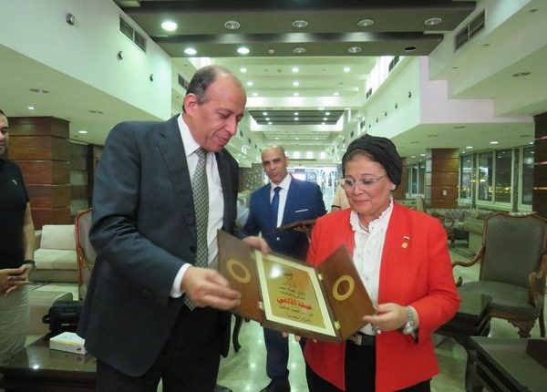 نادي قضاة مصر يُكرم الدكتورة عبلة الألفي نائب وزير الصحة لشئون السكان وتنمية الأسرة