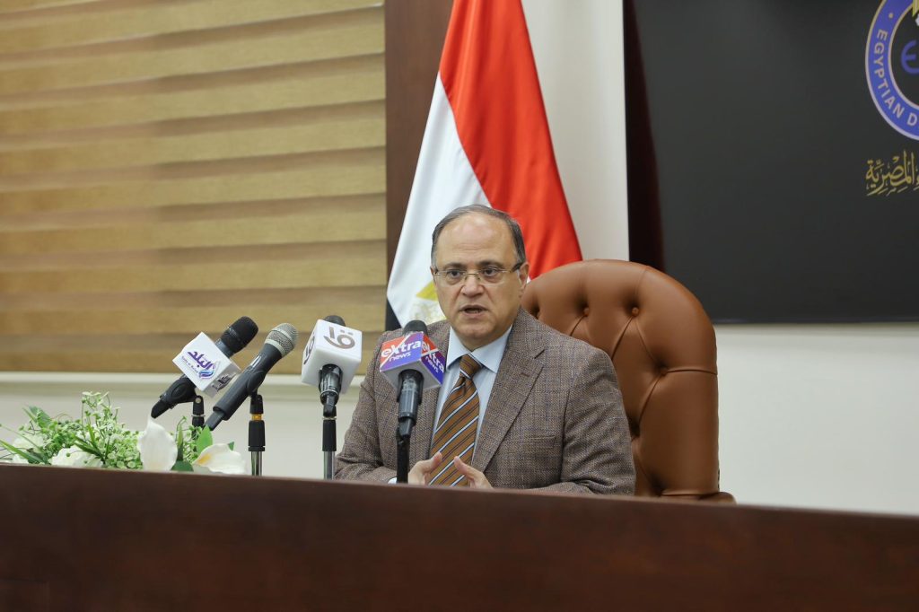 رئيس هيئة الدواء: أزمة نقص الدواء تنتهي تماما خلال 3 أشهر الدكتور علي الغمراوي رئيس هيئة الدواء المصرية