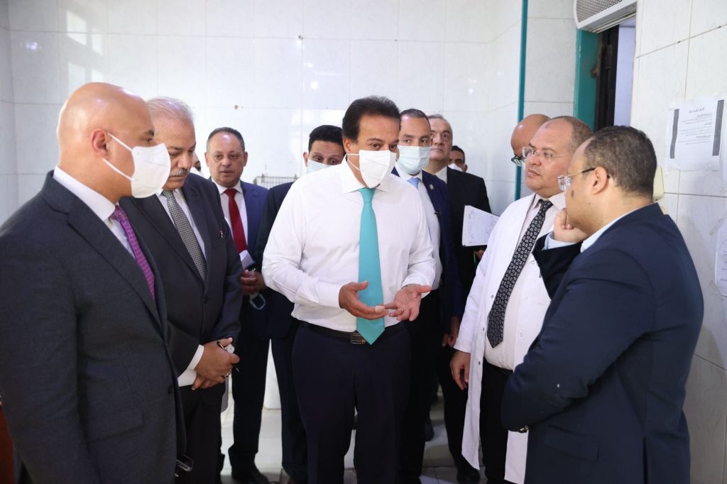 نائب رئيس مجلس الوزراء ووزير الصحة يتفقد مستشفى صدر العباسية ويوجه بتسريع وتيرة التطوير جانب من الجولة