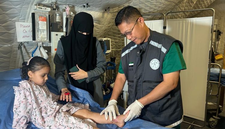 طاقم طبي متخصص من إندونيسيا يدعم الجهود الطبية الإماراتية في قطاع غزة