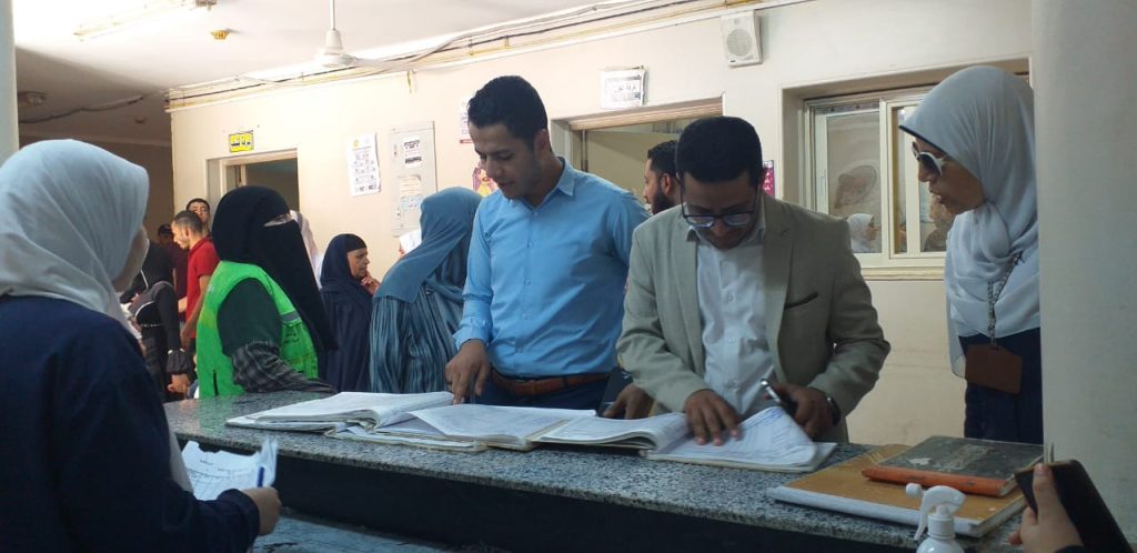 الصحة: «فريق الحوكمة» يتفقد مستشفى ابشواي المركزي بالفيوم ويوجه بتوفير بعض النواقص من الأدوية والمستلزمات فريق الحوكمة بوزارة الصحة داخل المستشفى