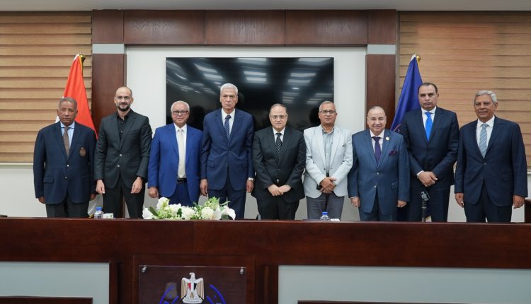 رئيسا هيئتي الدواء والشراء الموحد يعلنان إطلاق مبادرة توطين المواد الخام  غير الفعالة لضمان استقرار إمدادات الأدوية