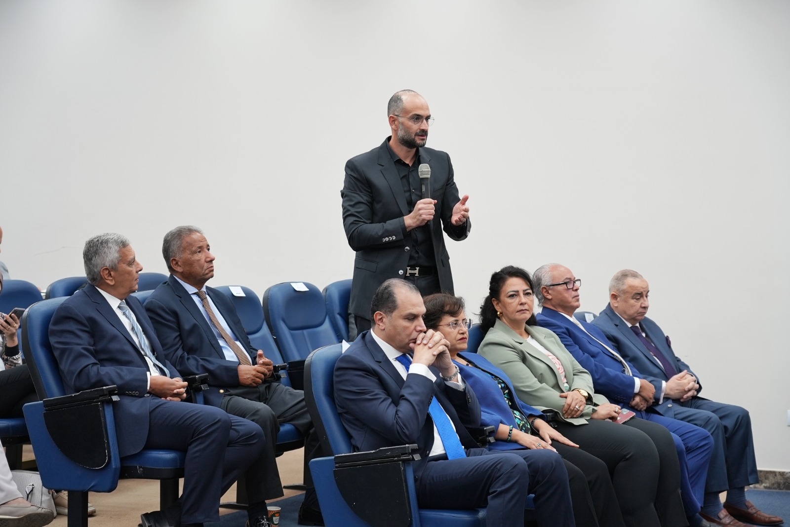 رئيسا هيئتي الدواء والشراء الموحد يعلنان إطلاق مبادرة توطين المواد الخام  غير الفعالة