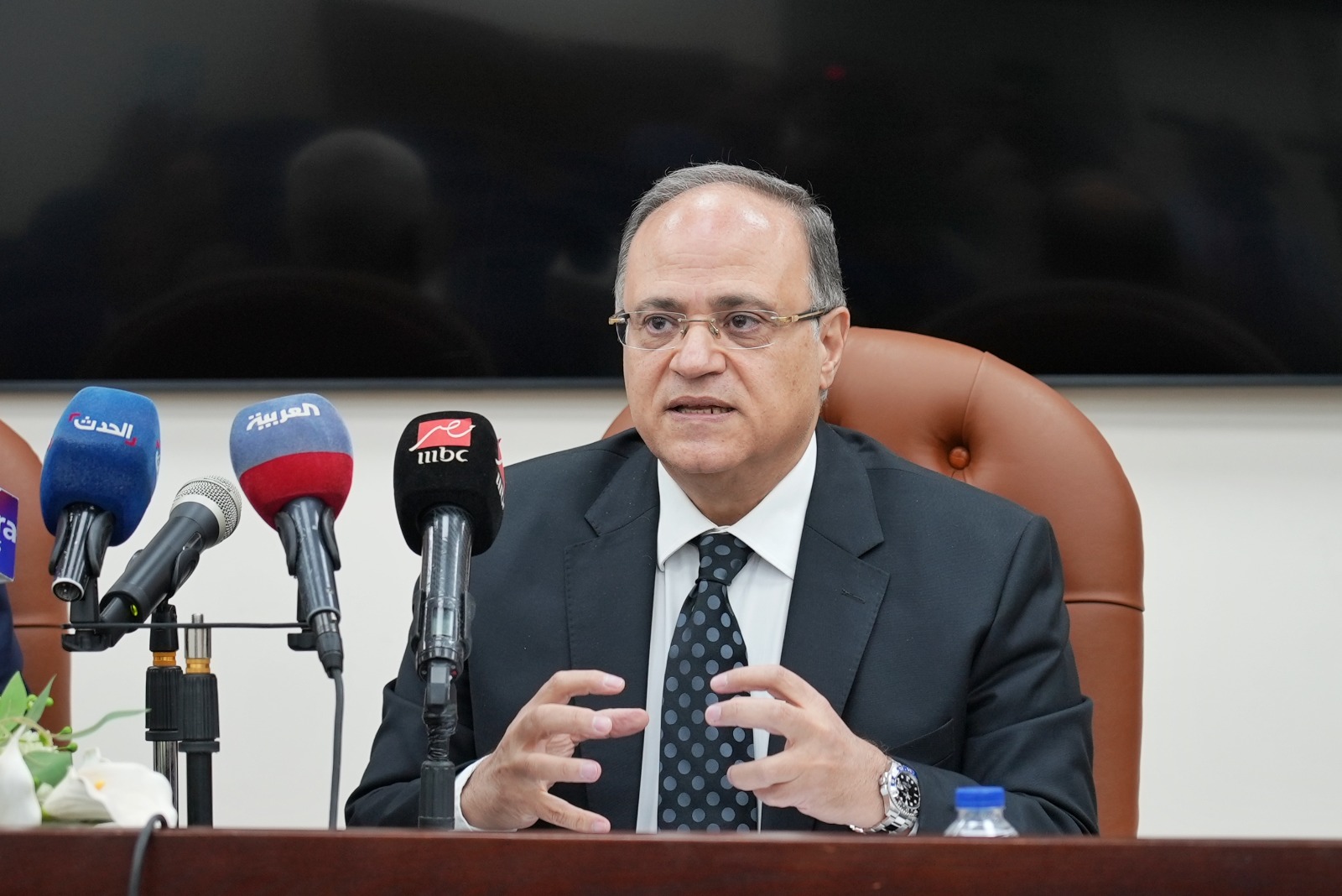 رئيسا هيئتي الدواء والشراء الموحد يعلنان إطلاق مبادرة توطين المواد الخام  غير الفعالة