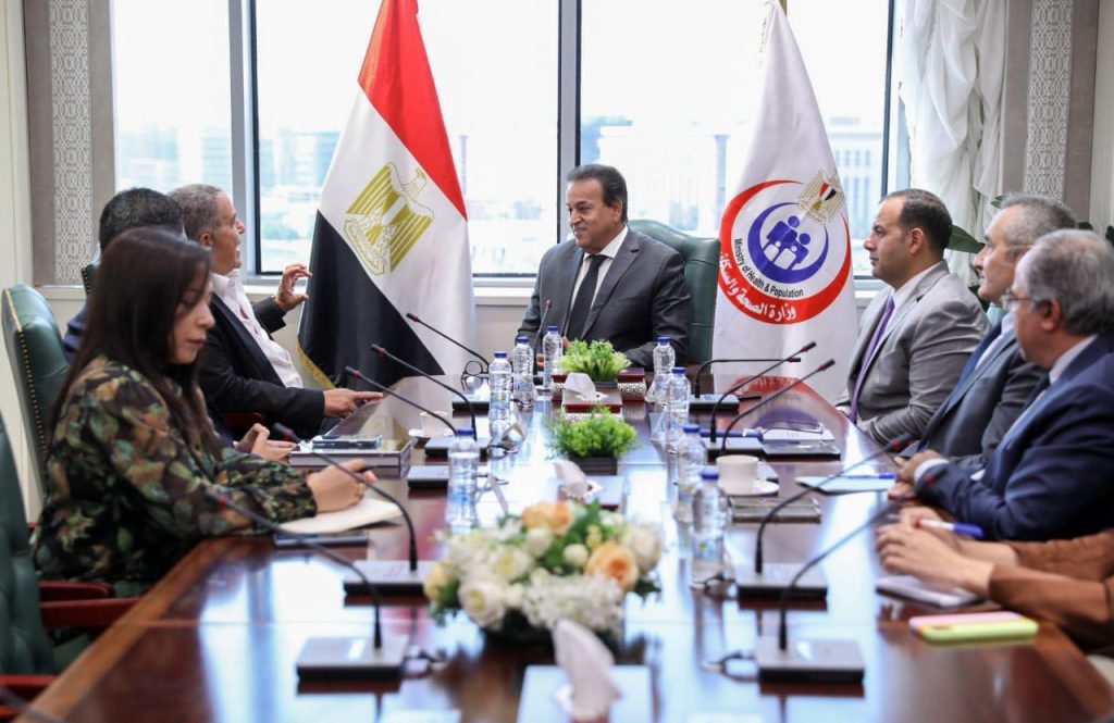 وزير الصحة يبحث تعزيز استخدام التكنولوجيا بالقطاع الصحي من خلال التشخيص عن بُعد والروبوت الجراحي وزير الصحة يبحث تعزيز استخدام التكنولوجيا بالقطاع الصحي من خلال التشخيص عن بُعد والروبوت الجراحي