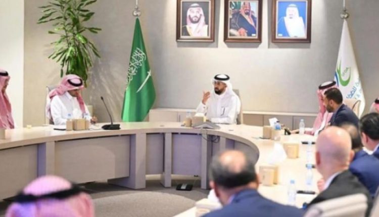 رئيس هيئة الغذاء والدواء السعودية يلتقي رؤساء شركات الأدوية بالمملكة