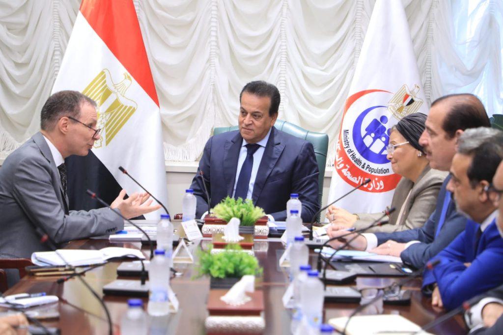 وزير الصحة يلتقي مدير مكتب برنامج الأغذية العالمي في مصر لبحث تعزيز التعاون جانب من اللقاء
