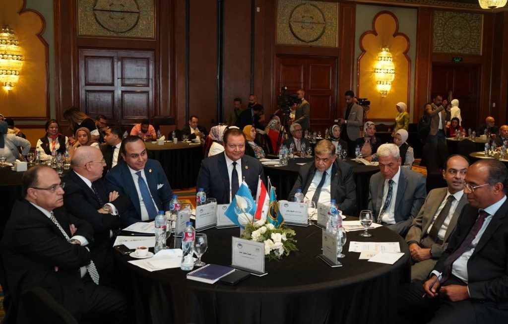 هيئة الرقابة الصحية و«الصحة العالمية» تنظمان مؤتمر الاحتفال باليوم العالمي لسلامة المرضى في مصر جانب من المؤتمر