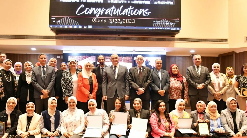 الصحة: تخريج الدفعة الثانية من دبلومة هيئة المستشفيات والمعاهد التعليمية في الصيدلة الإكلينيكية تخريج الدفعة الثانية من دبلومة الصيدلة الإكلينيكية