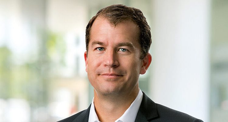 ديفيد فريدريكسون المدير التنفيذي لشركة أسترازينيكا