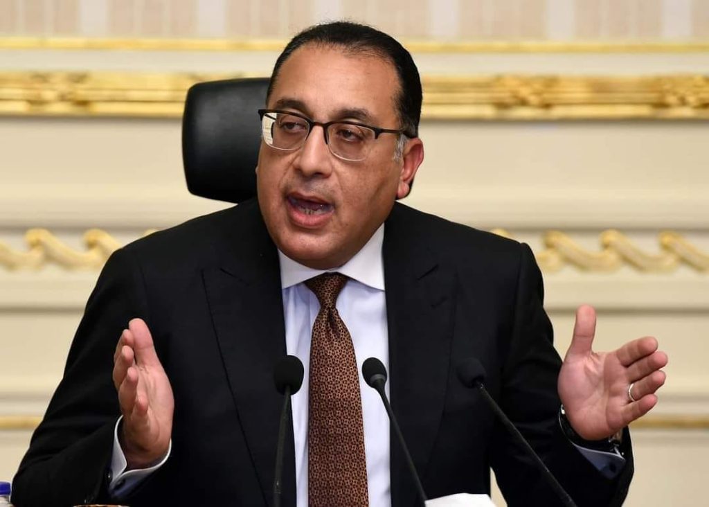 رئيس الوزراء: نشهد انفراجة فى توفير الأدوية.. ونستثمر مليارات الجنيهات لتطوير خطوط إنتاج «القابضة للدواء» رئيس الوزراء
