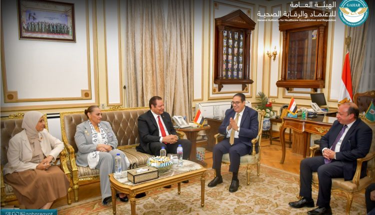 رئيس هيئة الاعتماد والرقابة يلتقي رئيس جامعة القاهرة