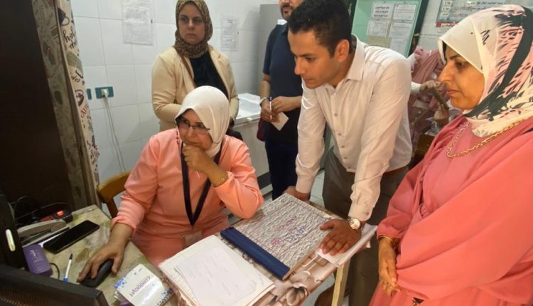 فريق الحوكمة بوزارة الصحة أثناء تفقد إحدى المنشآت