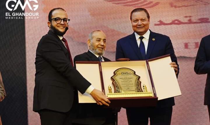مجمع عيادات الغندور التخصصية يحصل على اعتماد هيئة الإعتماد الرقابة الصحية كأول مركز طبي معتمد في محافظة الشرقية