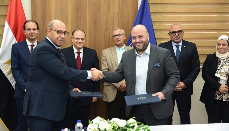 رئيس هيئة الدواء يشهد توقيع بروتوكول تعاون بين شركتي «داف» و«GS1 Egypt» ضمن خطوات تنفيذ مشروع التتبع الدوائي