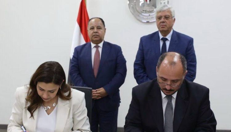 أثناء توقيع ميثاق التعاون