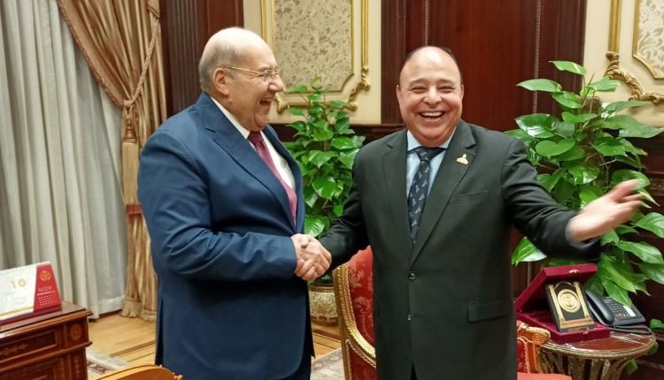 الدكتور  حسين خضير رئيسًا للجنة الصحة بمجلس الشيوخ