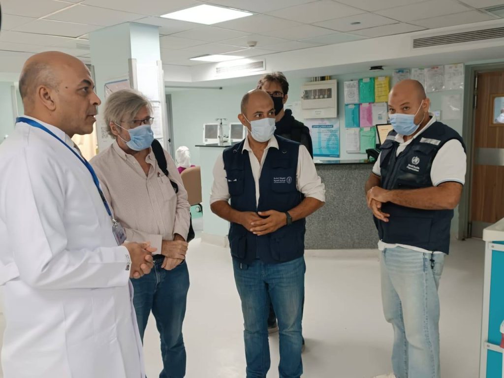 وفد من منظمة الصحة العالمية والاتحاد الأوروبي يتفقدون منشآت هيئة الرعاية الصحية بأسوان وفد منظمة الصحة والاتحاد الأوروبي داخل مستشفى المسلة بأسوان