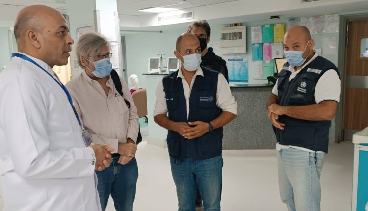 وفد منظمة الصحة والاتحاد الأوروبي داخل مستشفى المسلة بأسوان