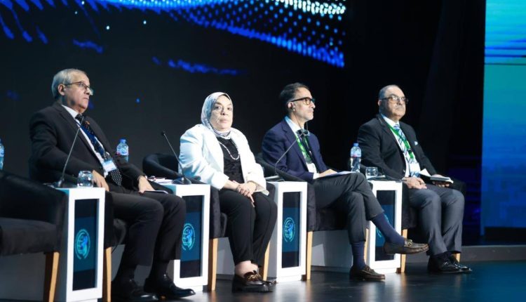 جانب من الجلسة الحوارية