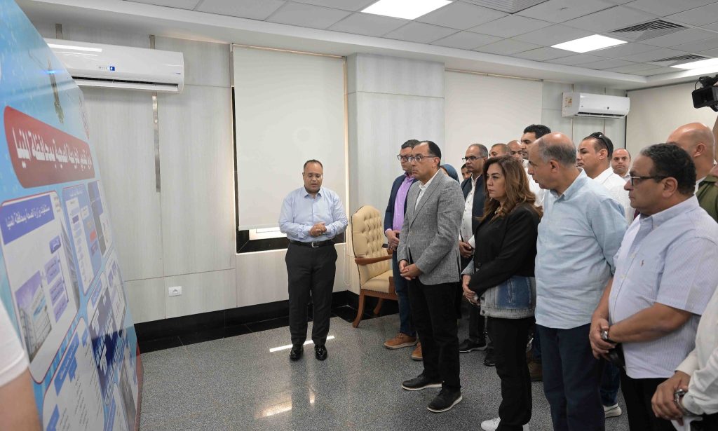 رئيس الوزراء يتفقد مشروع تطوير مستشفى العدوة المركزي بمساحة إجمالية 11.5 ألف متر مربع جانب من الجولة