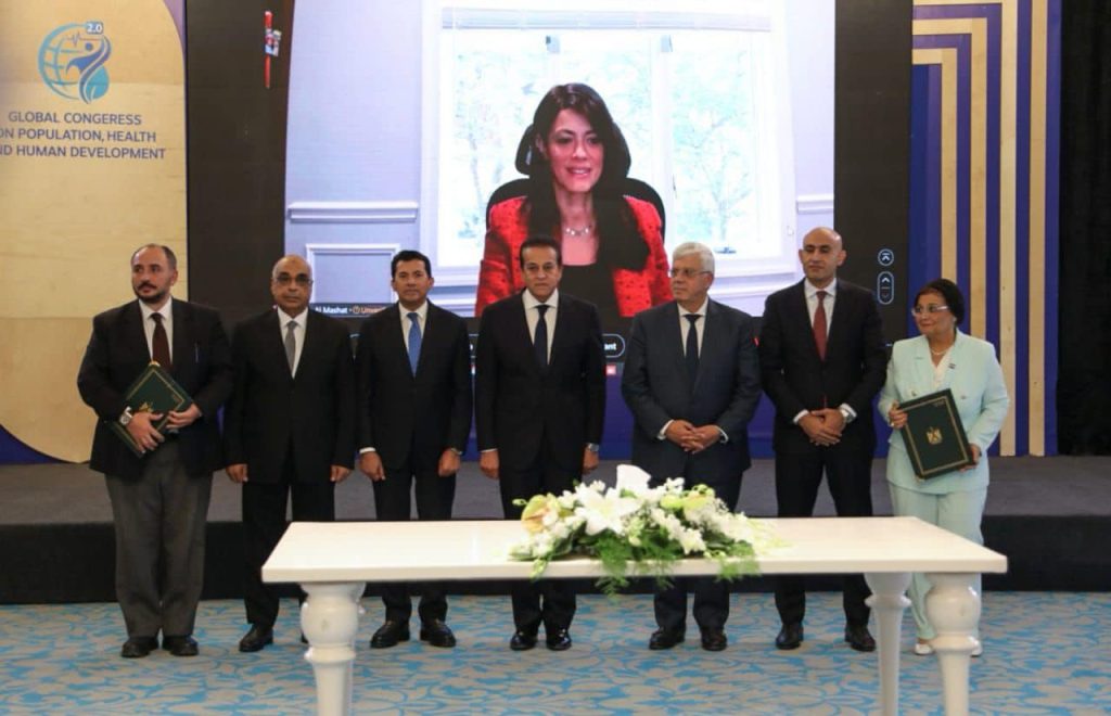 وزير الصحة يترأس مائدة مستديرة رفيعة المستوى حول «التنمية البشرية والسكان في مصر»