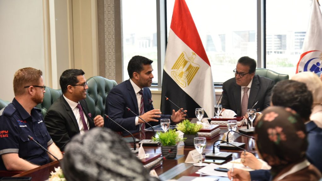 نائب رئيس الوزراء يستقبل وفدًا من دولة الإمارات لبحث فرص الاستثمار في قطاع الرعاية الصحية نائب رئيس الوزراء وزير الصحة مع الوفد الإماراتي