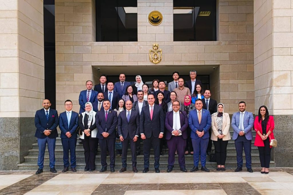 رئيس هيئة الرعاية الصحية يلتقي رئيس استرازينكا مصر ووفدًا من تجمع الشركات الصينية المتخصصة في تكنولوجيا الرعاية الصحية المدعومة بالذكاء الاصطناعي رئيس هيئة الرعاية الصحية يلتقي رئيس استرازينكا مصر ووفدًا من تجمع الشركات الصينية المتخصصة في تكنولوجيا الرعاية الصحية المدعومة بالذكاء الاصطناعي