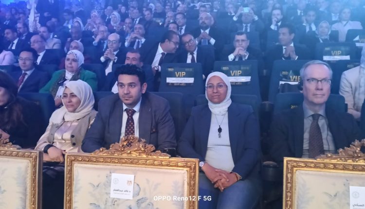 الدكتورة أماني جودت والدكتور أسامة حاتم خلال فعاليات الملتقى