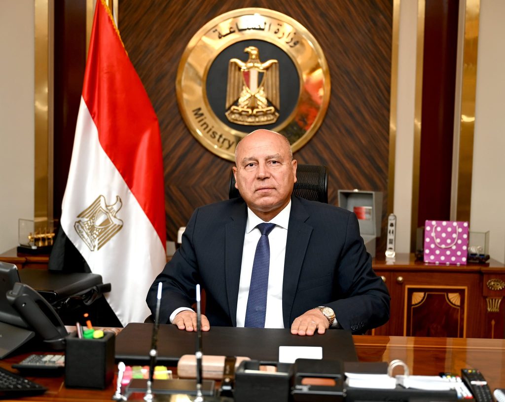 تتصدرها صناعة الأدوية.. تفعيل مبادرة تمويل القطاعات الصناعية بتسهيلات 30 مليار جنيه الفريق كامل الوزير.. نائب رئيس الوزراء للتنمية الصناعية وزير النقل والصناعة