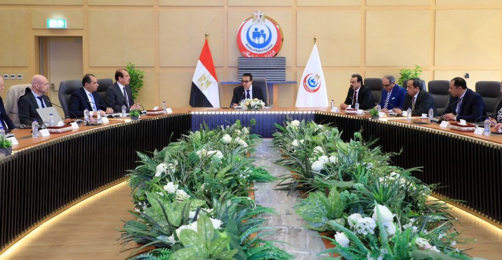وزير الصحة: نستهدف توطين 50% من اللقاحات بحلول 2030 والاكتفاء الذاتي الكامل 2040 جانب من الاجتماغ