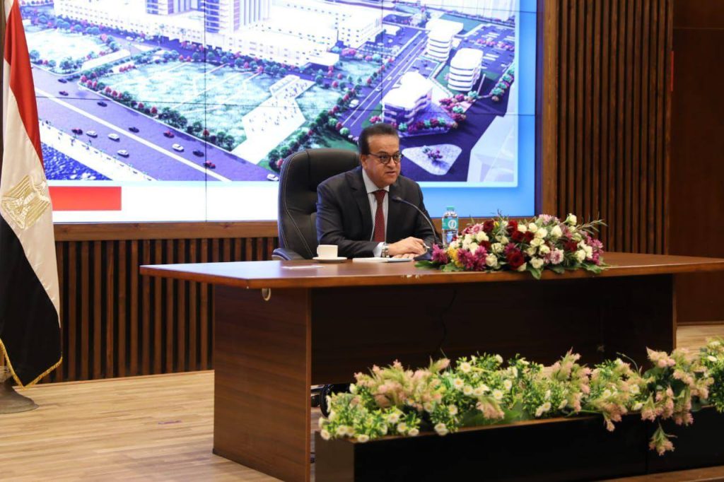 وزير الصحة يلتقي أطباء الجراحة بمستشفى معهد ناصر ويؤكد حرص الدولة على التوسع بالمشروعات الصحية جانب من اللقاء
