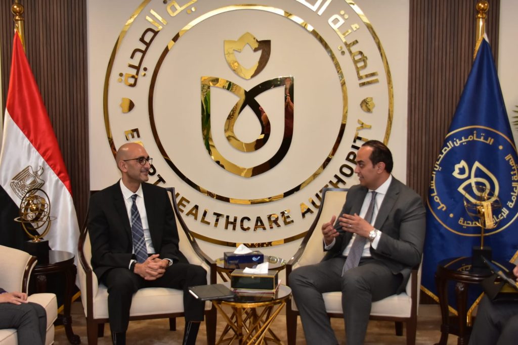 رئيس هيئة الرعاية الصحية يلتقي المدير الإقليمي لشركة فايزر لبحث سبل تعزيز التعاون وتبادل الخبرات رئيس هيئة الرعاية الصحية يلتقي المدير الإقليمي لشركة فايزر لبحث سبل تعزيز التعاون وتبادل الخبرات